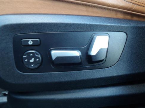 Used 2021 BMW X7 xDrive40i w/ Parking Assistance Package image 30