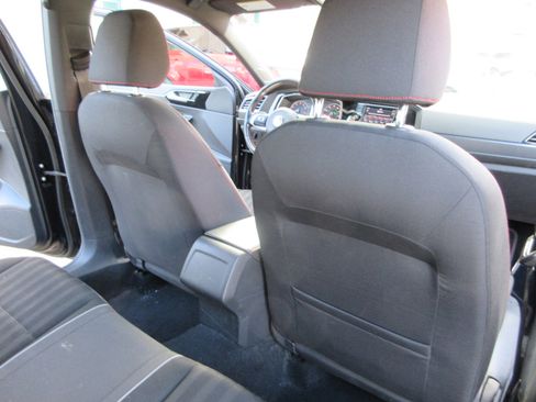 Used 2019 Volkswagen Jetta GLI image 29