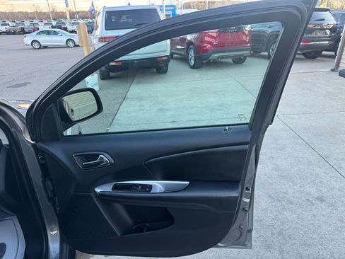 Used 2013 Dodge Journey SXT image 15