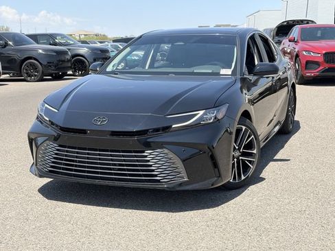 Used 2025 Toyota Camry XLE w/ Premium Plus Package FWD image 3