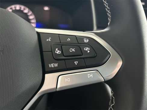 New 2026 Volkswagen Taos SE image 18