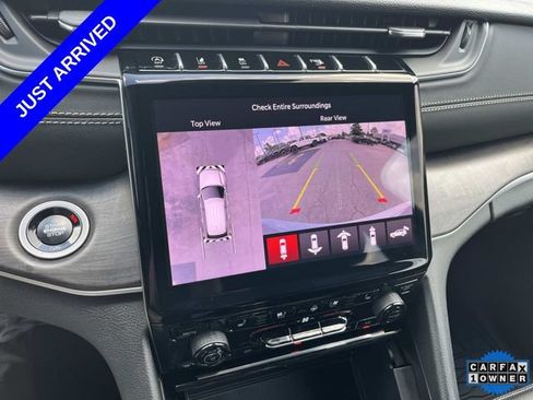 Used 2025 Jeep Grand Cherokee Limited w/ Luxury Tech Group II AWD/4WD image 32