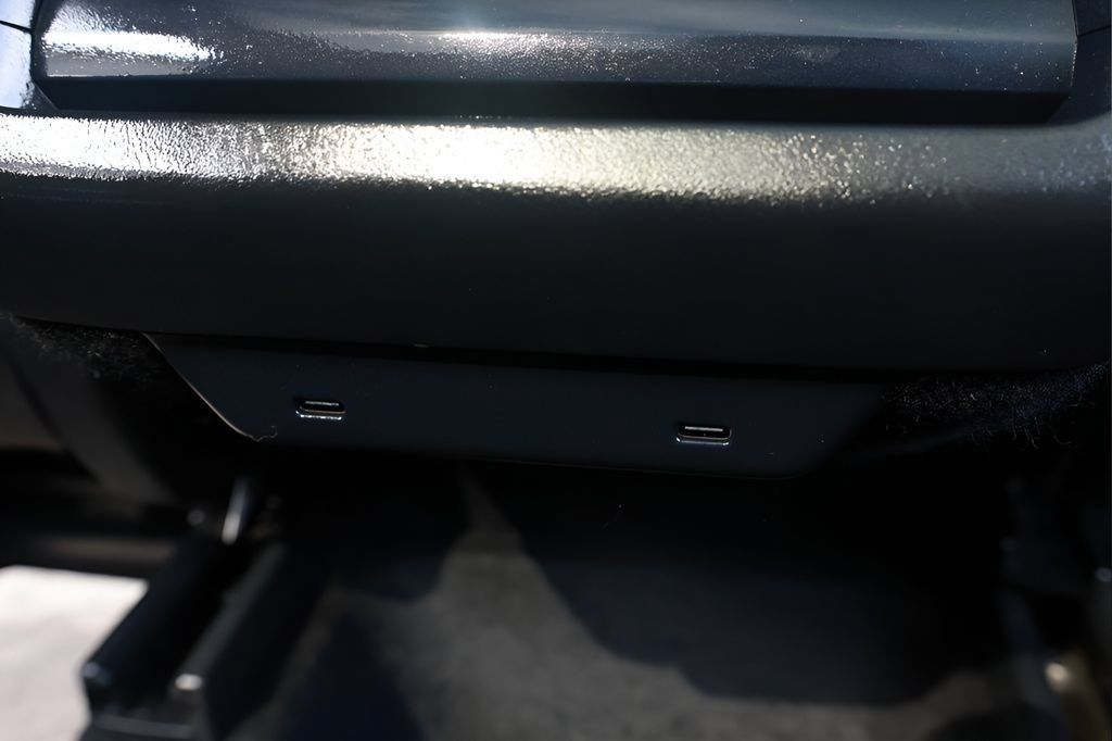 Used 2026 Tesla Model Y Long Range RWD image 33