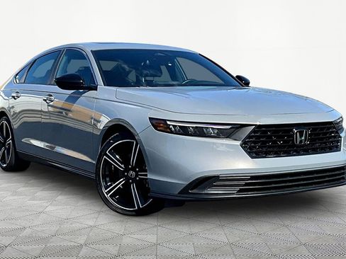 Used 2024 Honda Accord Sport image 3