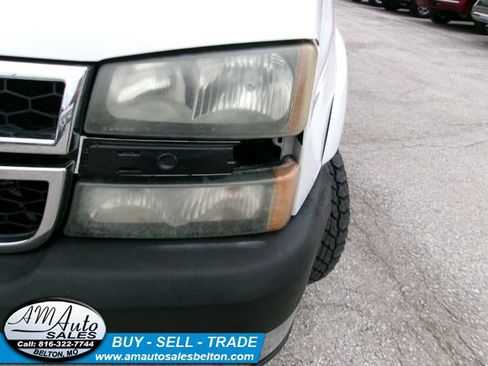 Used 2006 Chevrolet Silverado 3500 LT w/ Skid Plate Package AWD/4WD image 24