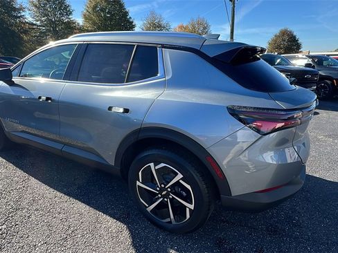 New 2026 Chevrolet Equinox EV LT image 7