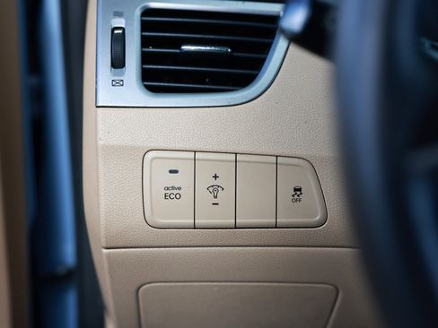 Used 2013 Hyundai Elantra GLS w/ Preferred Pkg image 50