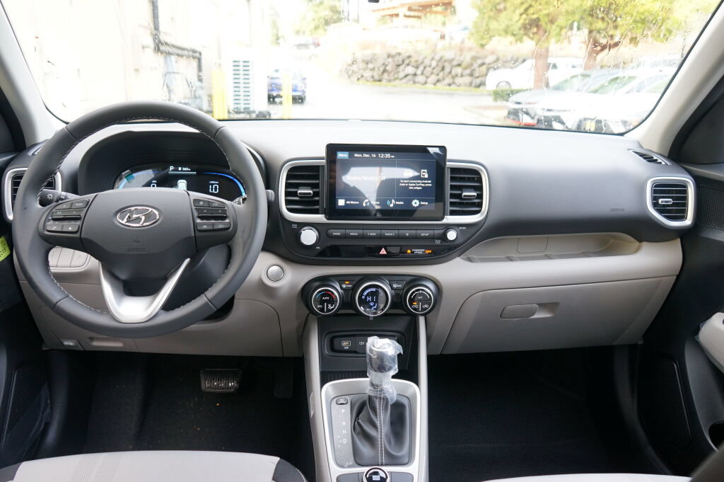 Used 2025 Hyundai Venue SEL FWD image 10