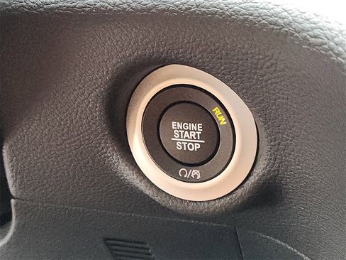 New 2026 Chrysler Pacifica Pinnacle image 34