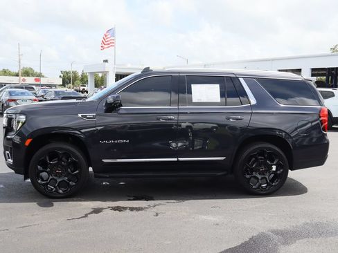 Certified 2023 GMC Yukon SLT w/ SLT Premium Package AWD/4WD image 6