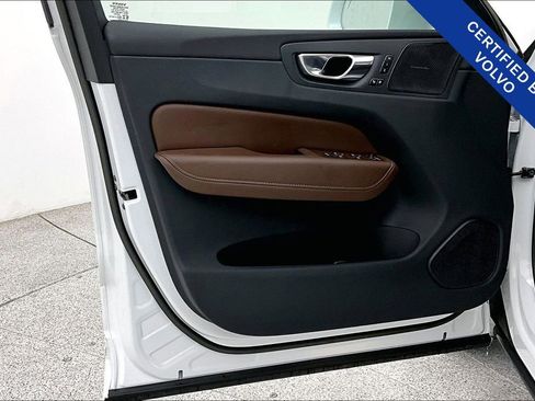 Used 2023 Volvo XC60 B5 Ultimate w/ Protection Package Premier image 23