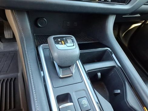 Used 2022 Nissan Pathfinder SL image 13