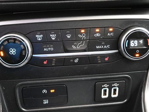Used 2020 Ford EcoSport SES w/ Interior Protection Package AWD/4WD image 33
