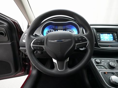 Used 2016 Chrysler 200 Limited image 4