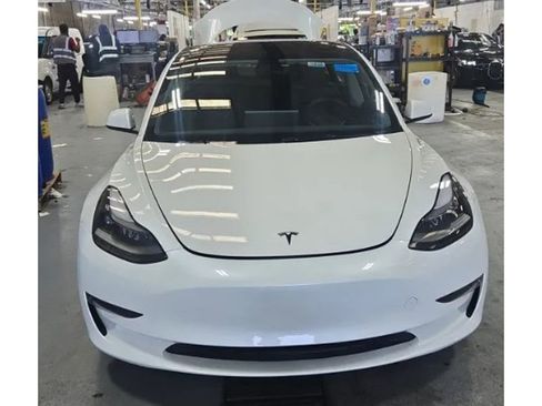 Used 2023 Tesla Model 3 Standard Range RWD image 1