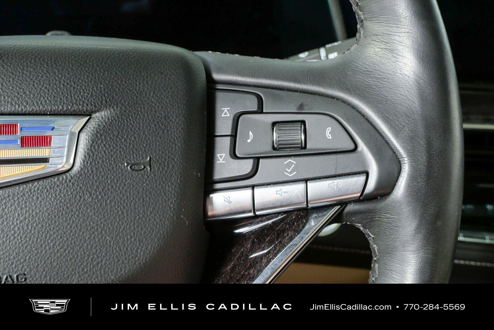 Used 2023 Cadillac Escalade Premium Luxury w/ Performance Package RWD image 12