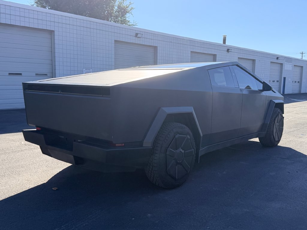 Used 2024 Tesla Cybertruck Cyberbeast AWD/4WD image 4