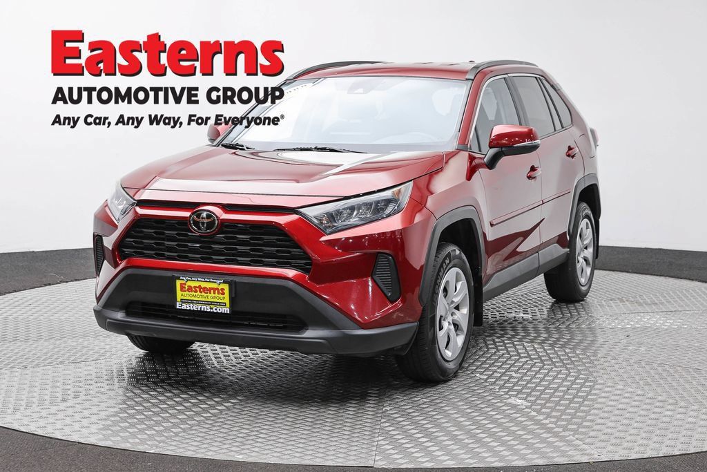 Used 2021 Toyota RAV4 LE AWD/4WD image 1