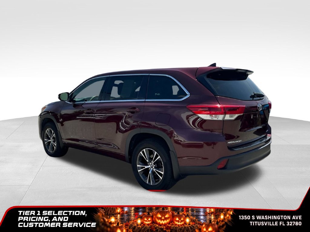 Used 2018 Toyota Highlander Plus w/ Carpet Mat Package (TMS) AWD/4WD image 3