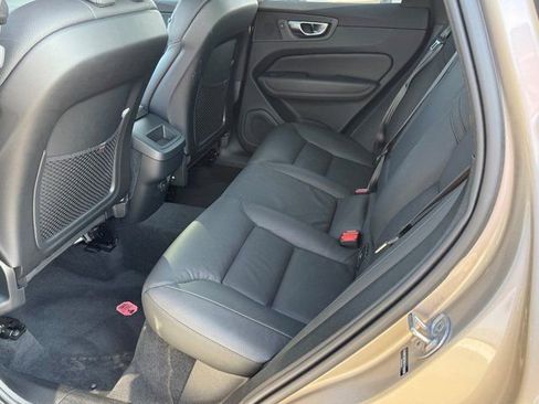 Used 2025 Volvo XC60 B5 Plus image 17