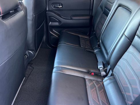 Used 2025 Nissan Frontier PRO-4X w/ Pro Premium Package image 12