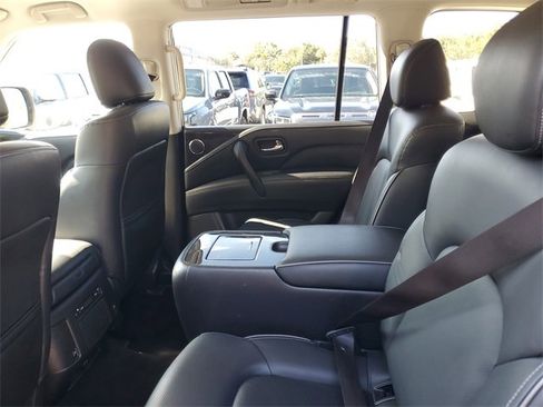Used 2024 INFINITI QX80 Luxe image 28