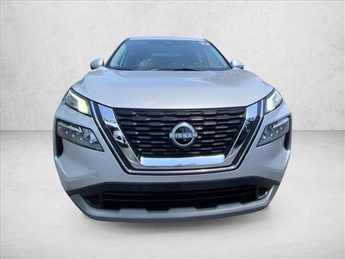 Used 2022 Nissan Rogue SV FWD image 2