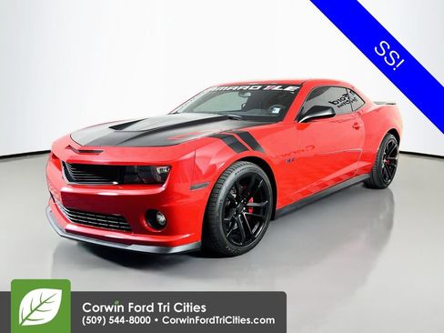 Used 2013 Chevrolet Camaro SS w/ SS Performance Package RWD image 5