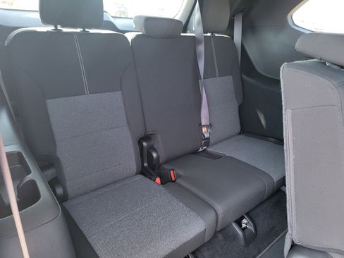 Used 2025 GMC Acadia Elevation image 13