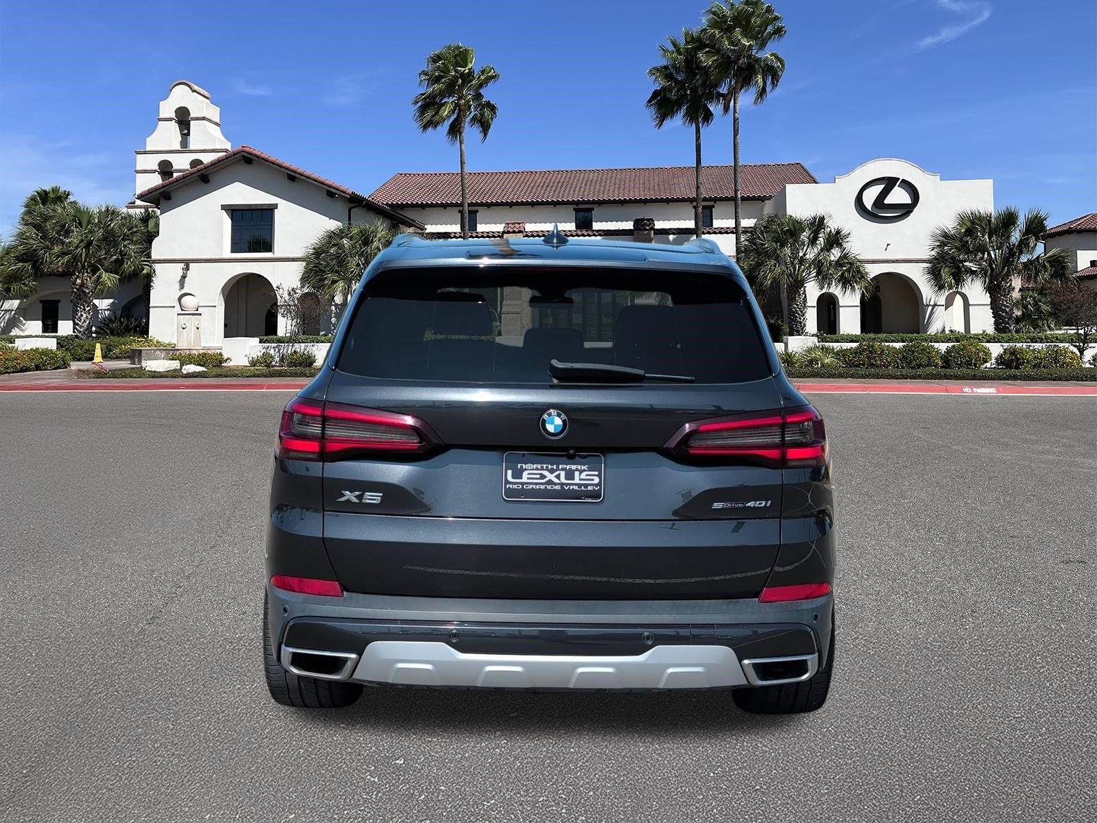 Used 2022 BMW X5 sDrive40i w/ Premium Package RWD image 3