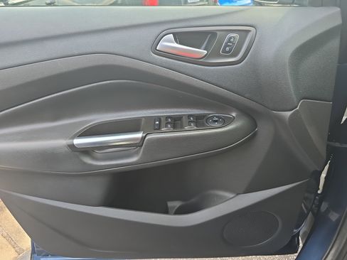 Used 2018 Ford Escape SE w/ SE Sync 3 Package AWD/4WD image 25