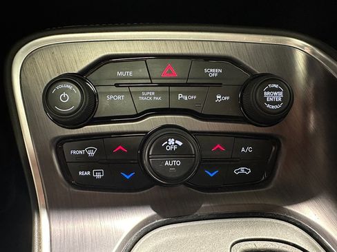 Used 2018 Dodge Challenger GT w/ Driver Convenience Group image 28