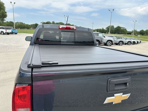 Used 2020 Chevrolet Colorado Z71 AWD/4WD image 10
