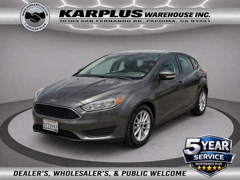 Used 2016 Ford Focus SE FWD image 1