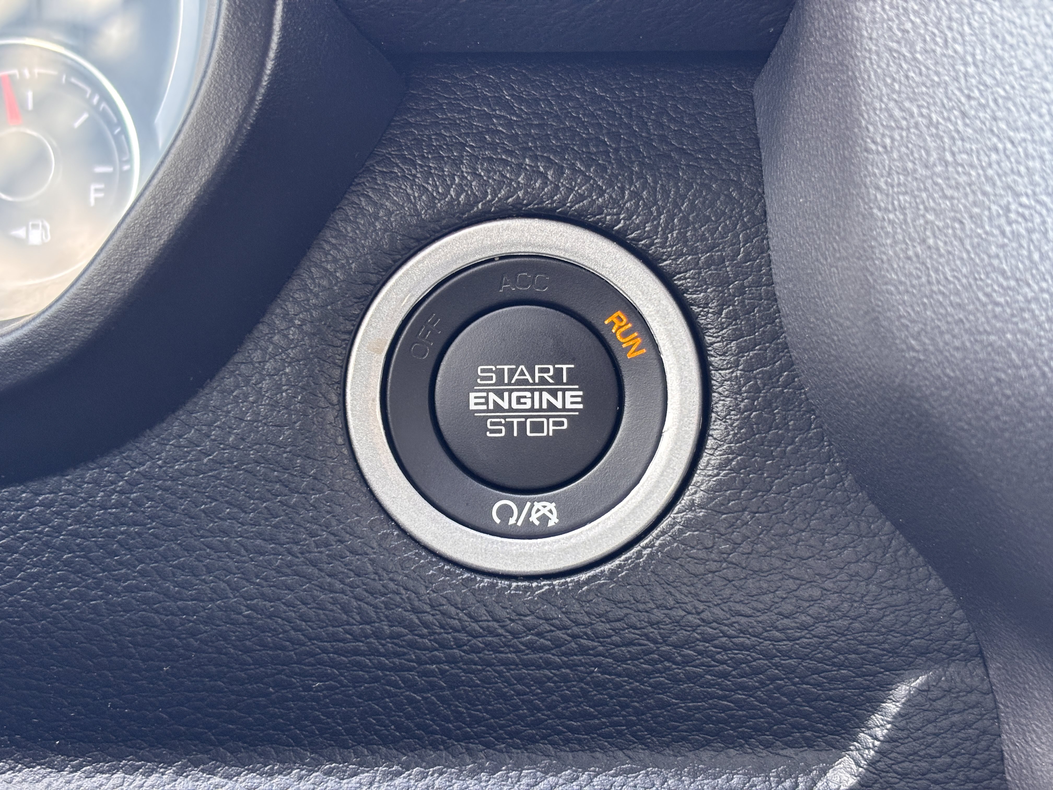 Used 2023 RAM 1500 Laramie RWD image 31