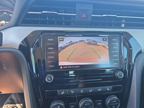 Used 2020 Volkswagen Passat 2.0T SE image 29