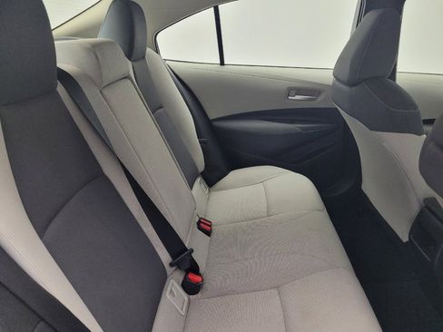 Used 2021 Toyota Corolla LE FWD image 19