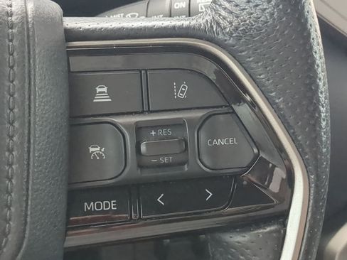 Used 2023 Toyota Sequoia Limited image 28