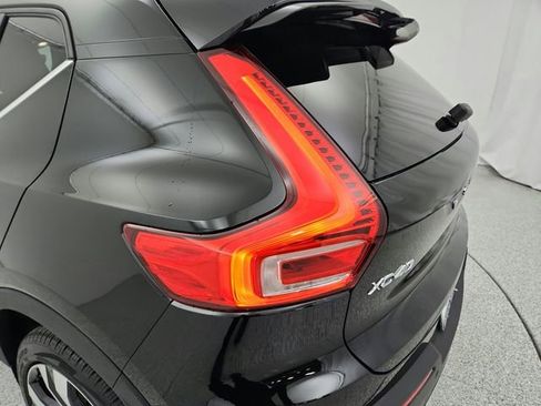 Certified 2023 Volvo XC40 B5 Ultimate w/ Protection Package Premier image 30