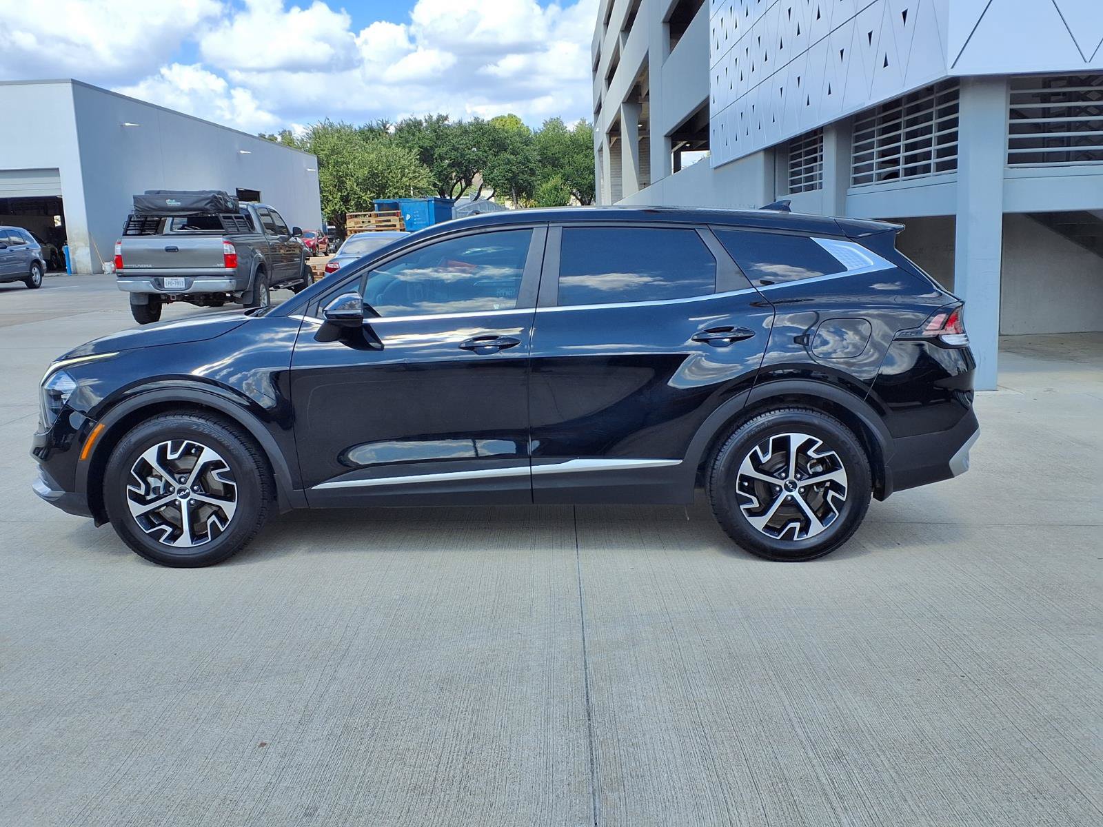 Used 2023 Kia Sportage EX FWD image 26