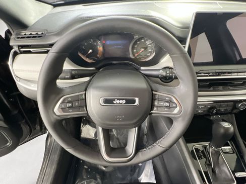 Used 2023 Jeep Compass Limited AWD/4WD image 11