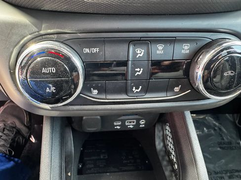 Used 2021 Chevrolet TrailBlazer ACTIV w/ Technology Package FWD image 20