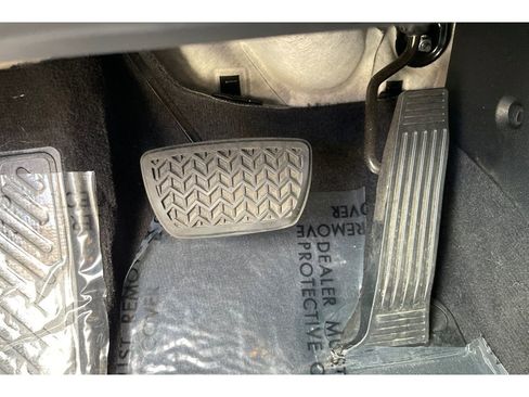 Used 2022 Toyota Sienna XSE image 42