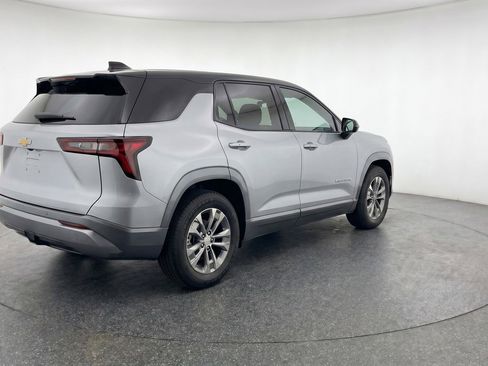 Used 2025 Chevrolet Equinox LT FWD image 9