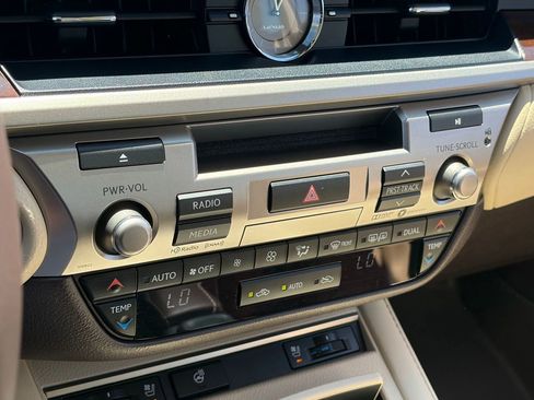 Used 2018 Lexus ES 350 w/ Navigation System Package FWD image 10