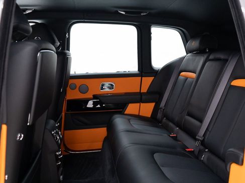 Used 2026 Rolls-Royce Cullinan AWD/4WD image 25