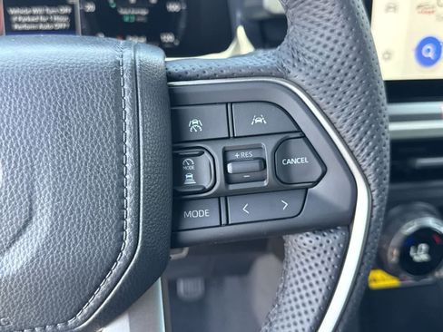 Used 2025 Toyota Tacoma TRD Off-Road w/ TRD Off Road Premium Package image 29