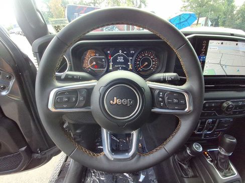 Used 2024 Jeep Wrangler Unlimited Sahara w/ Technology Group AWD/4WD image 22