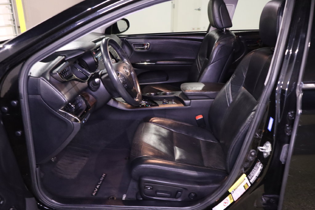 Used 2013 Toyota Avalon Limited FWD image 30