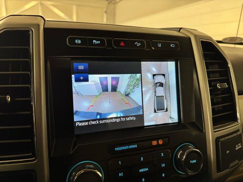 Used 2020 Ford F350 Lariat w/ Chrome Package image 29